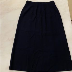 Dana Buchman Women’s Black Wool Skirt-Size 14